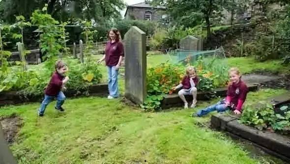 农村小镇吃瓜视频,揭秘农村吃瓜文化的魅力瞬间