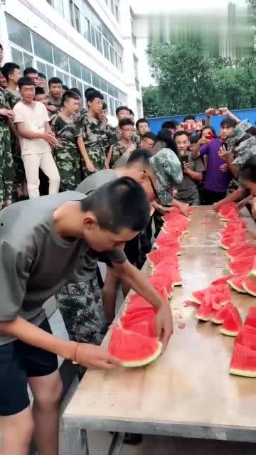 南宁吃瓜教官,揭秘背后真相与网络热议
