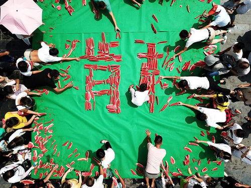 洛阳吃瓜的视频,一网打尽本地特色美食